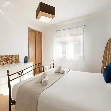 Oliveira Villa Nazare