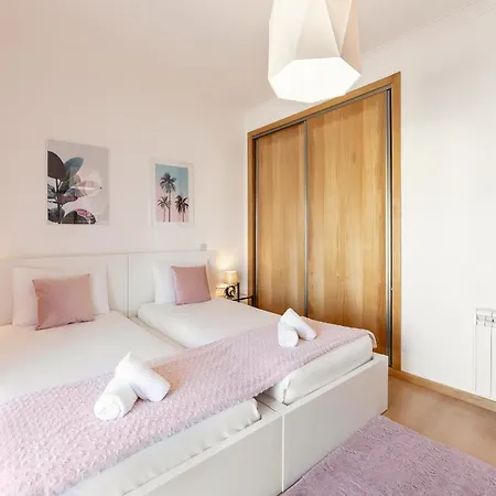 Oliveira Villa Nazare